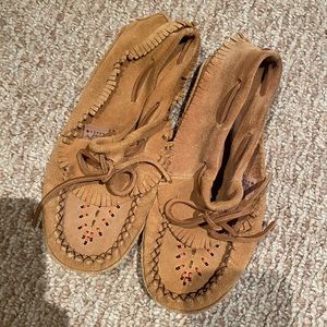 Moccasin women’s 8